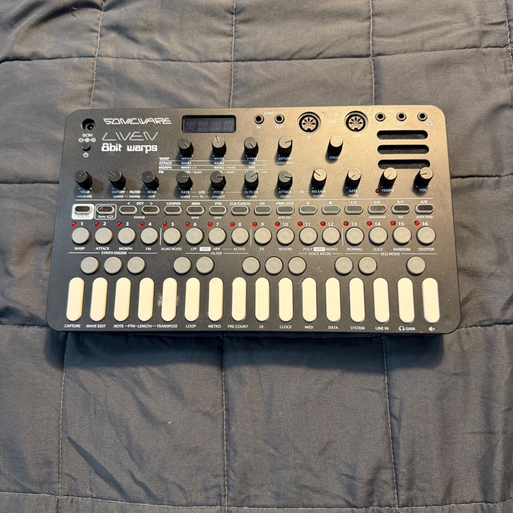 Sonicware Liven 8bit Warps 8-Bit Waveform Synth Sequencer Groovebox Black
